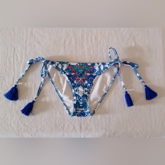 VENUS Tassel Tie-Side Bikini Bottom, size 4 - Picture 4 of 11